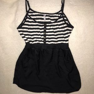 Xhilaration dress with pockets